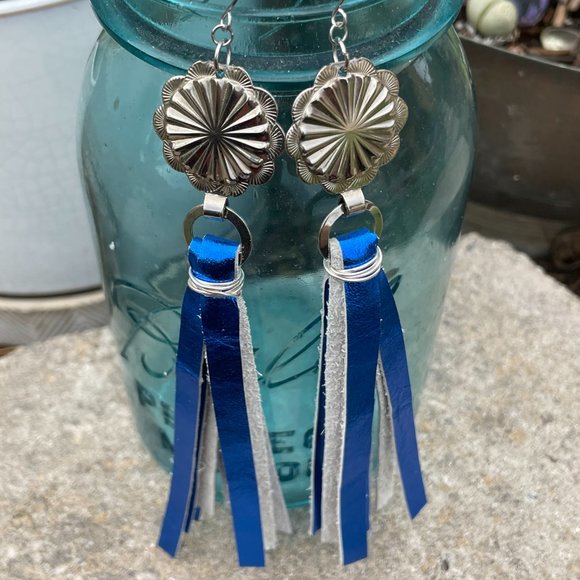 Metallic blue concho earrings - Picture 3 of 6
